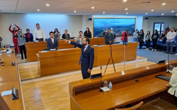 Toma protesta como Presidente Municipal de Naucalpan por Ministerio de Ley Favio Eliel Calderón Bárcenas