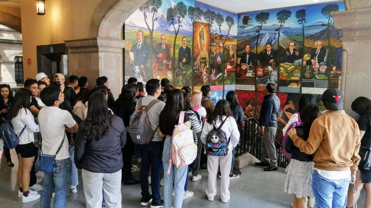 GEM fomenta educación cívica con visitas guiadas en edificios públicos y recintos culturales