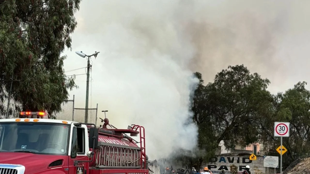 Seis camiones de recolección de basura en Naucalpan se incendiaron