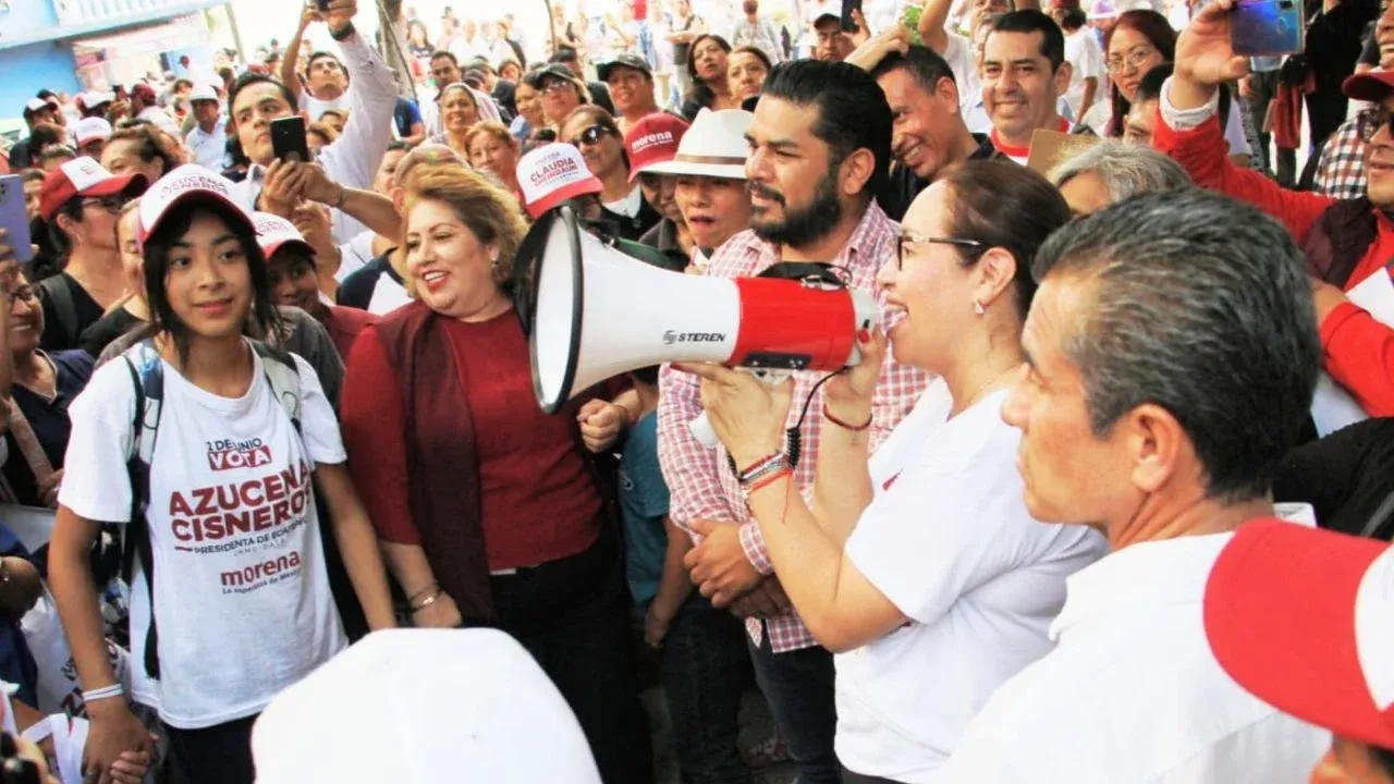 Azucena Cisneros reiteró que en Ecatepec no tiene negocios ni organizaciones, solo interés por la gente