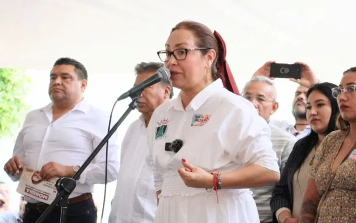 Azucena ofrece erradicar corrupción en tianguis y mercados de Ecatepec