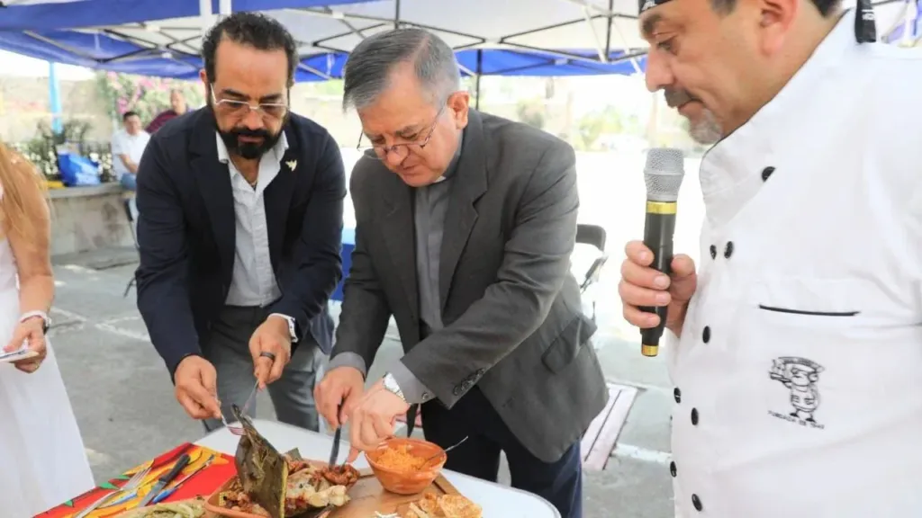 Concurso “Sabor a Naucalpan” impulsa la gastronomía local, gana platillo de huauzontles en mole rojo