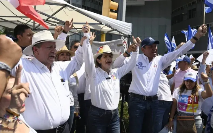 “Ganamos las calles como ganaremos la elección”: Angélica Moya