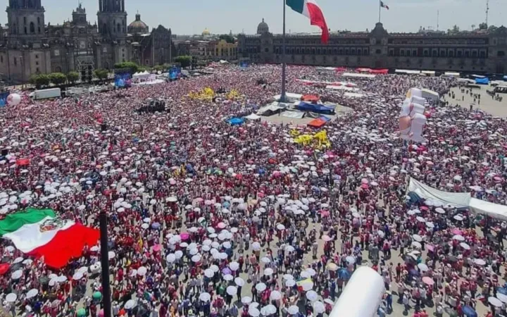 Marcha Marea Rosa en Defensa de la República, llenan el Zócalo de la Cdmx