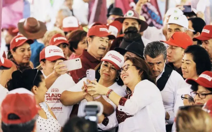 Más de 3 mil personas gritan “¡Presidenta!” a Azucena Cisneros Coss en su primer cierre de campaña en Ecatepec