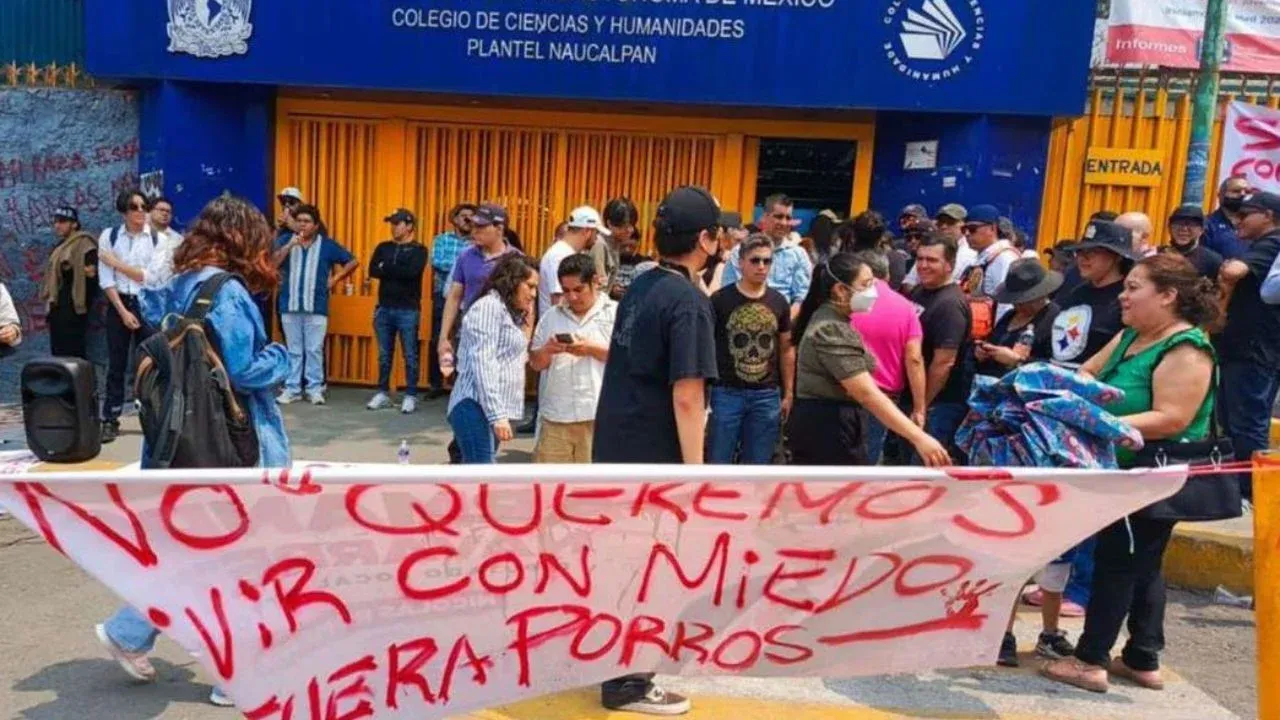 Nueva manifestación de estudiantes del CCH Naucalpan exige mayor seguridad