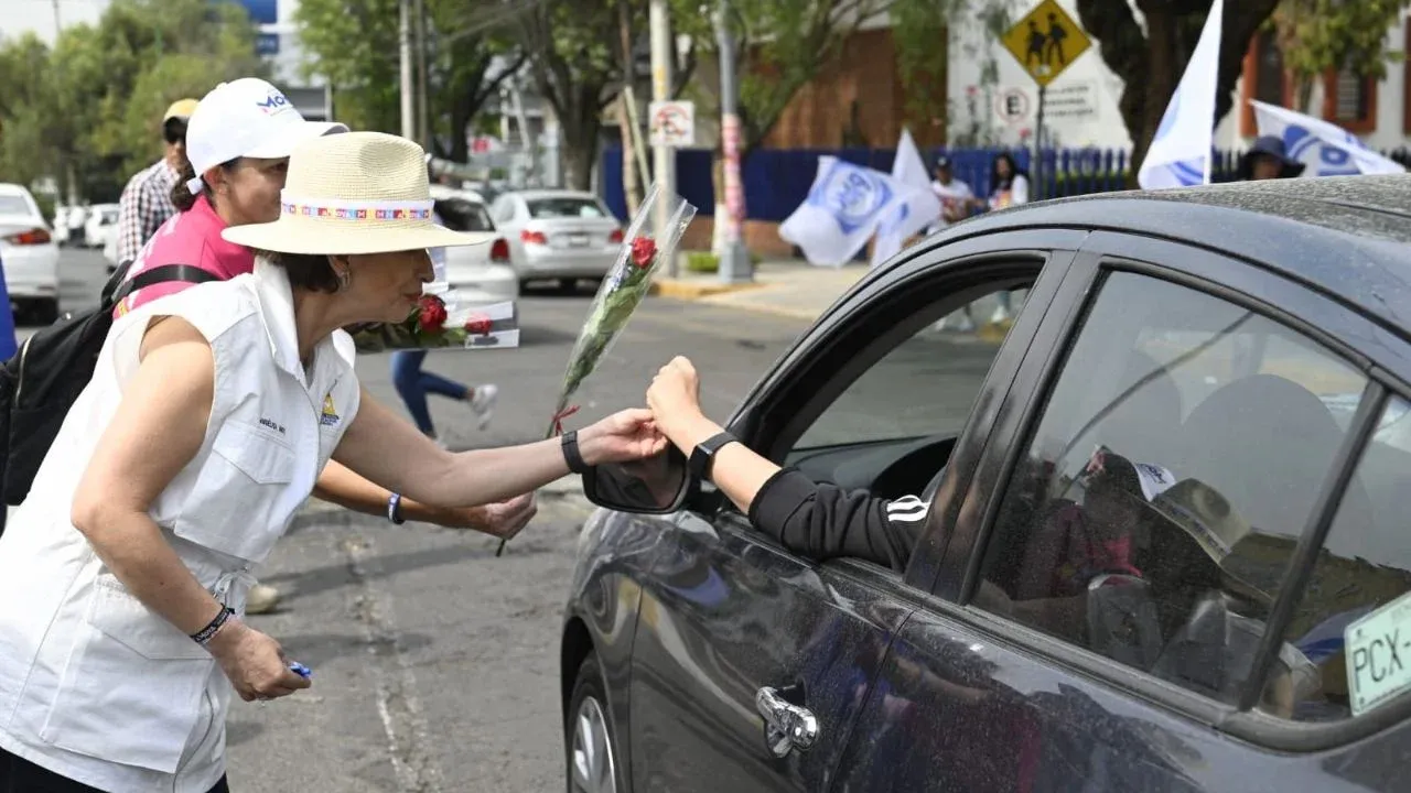 Reconoce Angélica Moya trabajo de mamás Naucalpenses