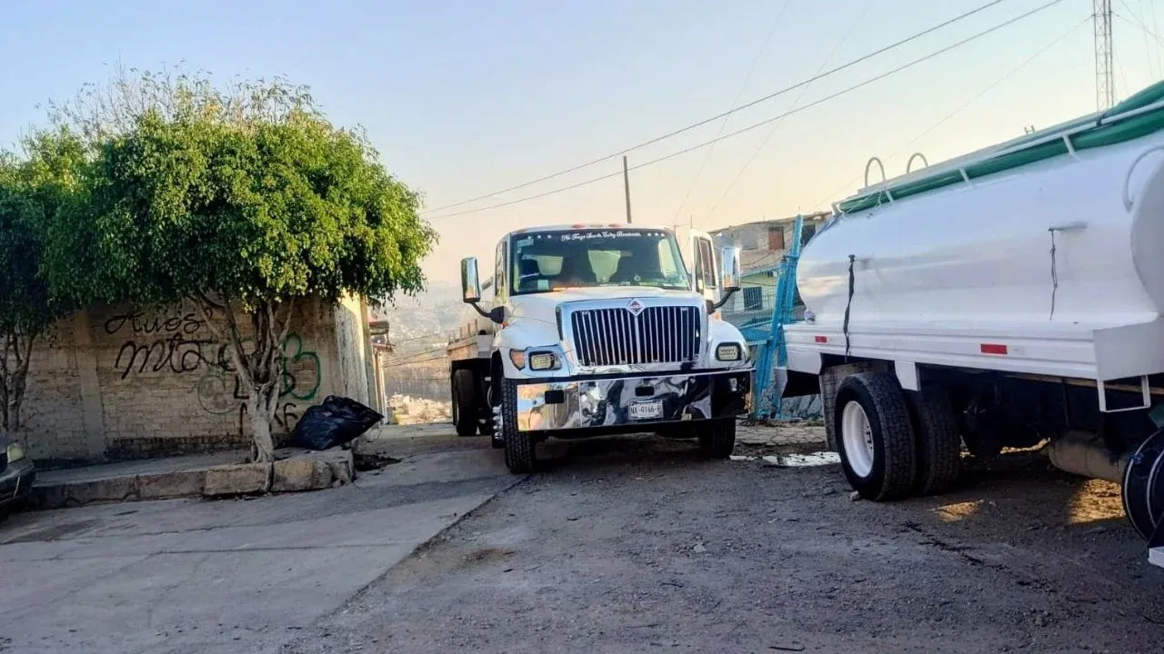 Abastece Oapas Naucalpan con pipas tres tanques de almacenamiento