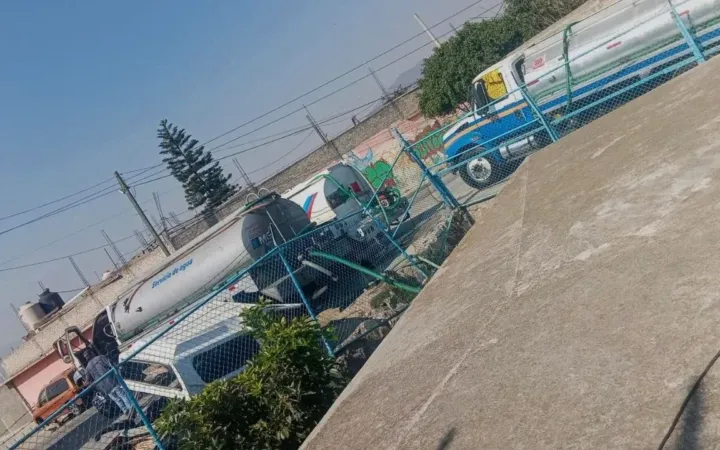 Abastece Oapas Naucalpan con pipas tres tanques de almacenamiento
