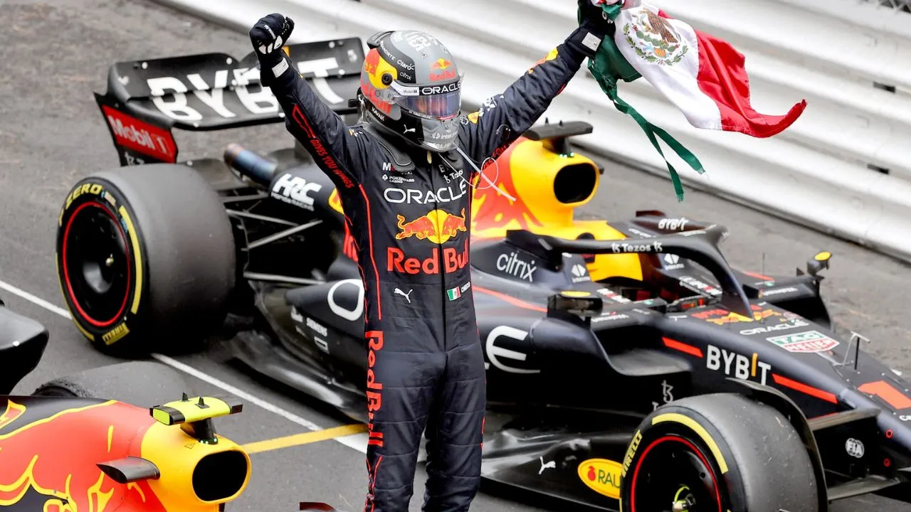 Checo Pérez seguirá siendo piloto de Red Bull hasta el 2026!