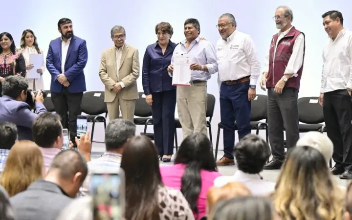Gobernadora Delfina Gómez Álvarez entrega 600 documentos agrarios; revierte años de olvido e injusticia social en el Edomex