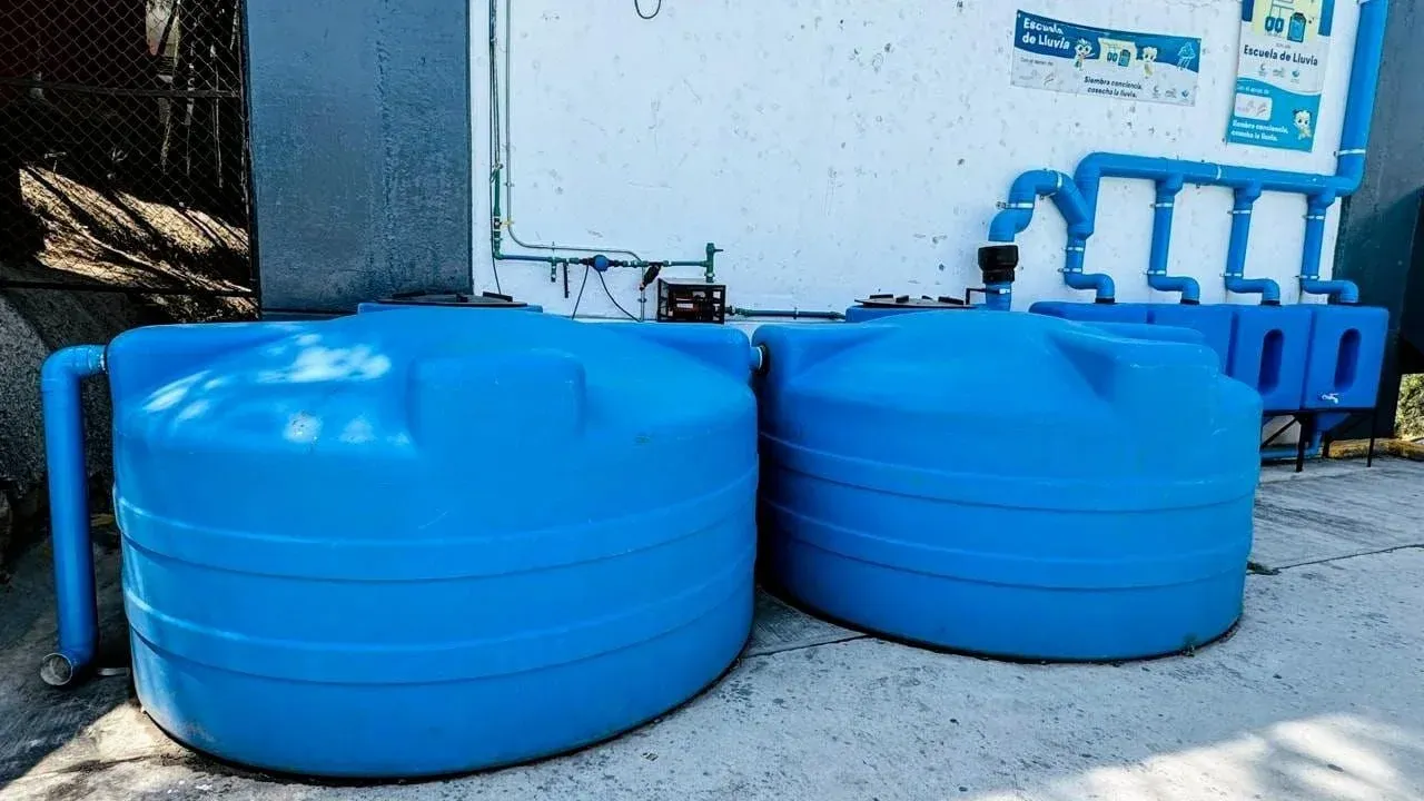 Gobierno de Atizapán de Zaragoza, Reckitt Benckiser y Agua Capital favorecen a planteles educativos con “Escuela de Lluvia”