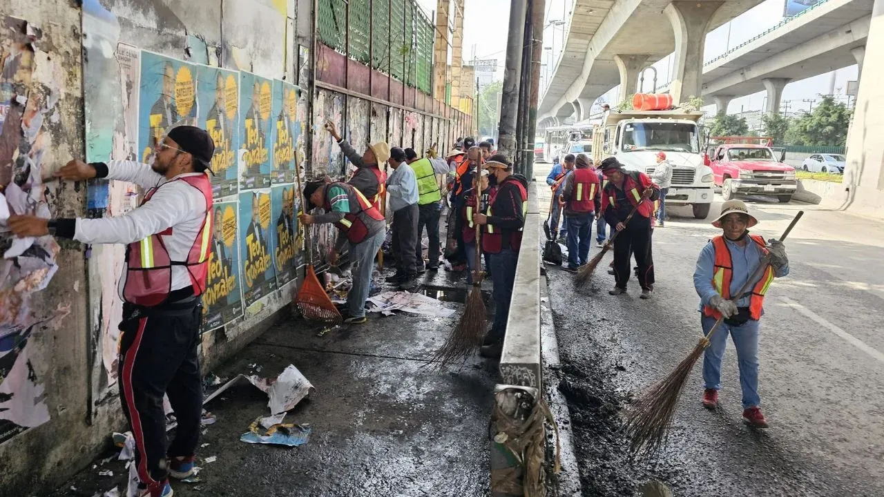 Limpia Naucalpan laterales de periférico
