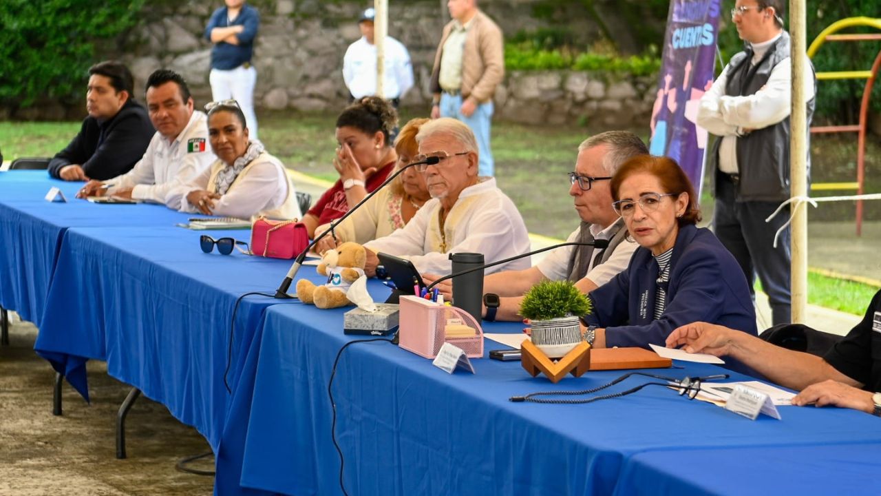 Continúa Angélica Moya política de rendición de cuentas cercanía y diálogo con vecinos de Naucalpan