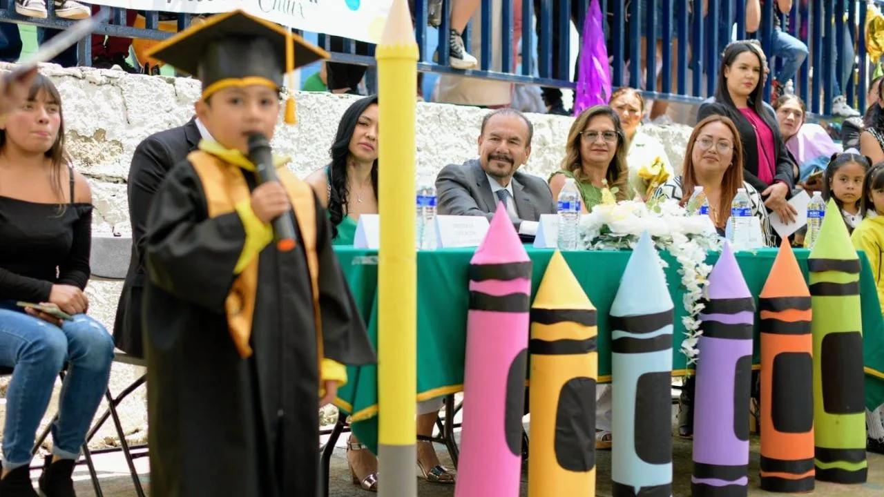 Pedro Rodríguez padrino de generación de más de 6 mil estudiantes Atizapenses