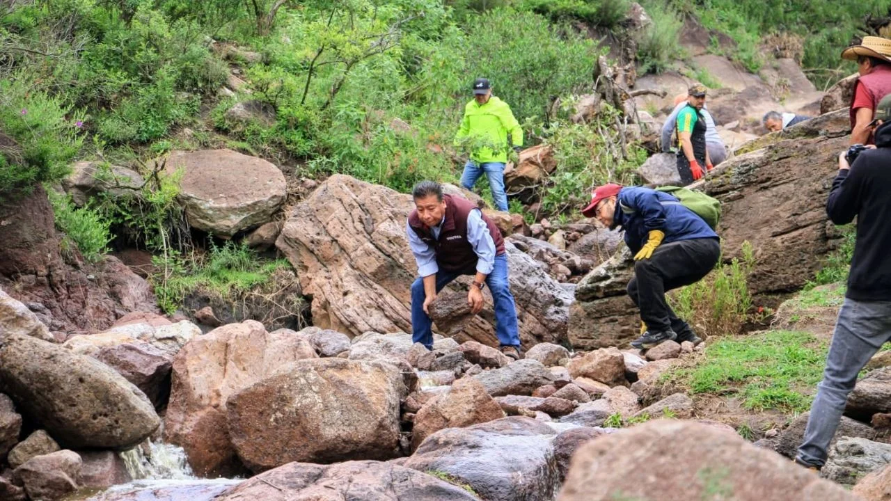 Mitigan inundaciones con trabajos en barranca de Ecatepec