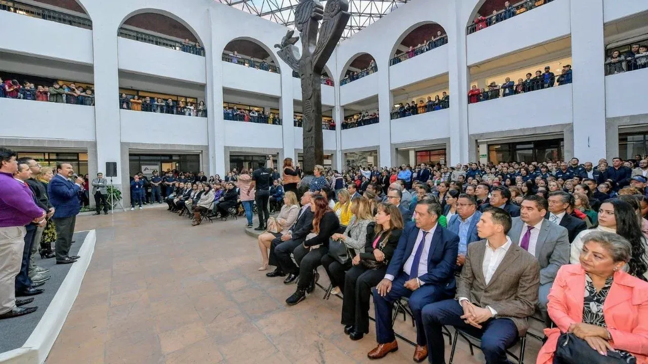 Alcalde de Atizapán de Zaragoza Pedro Rodríguez pide a funcionarios redoblar esfuerzos, brindar más y mejores servicios