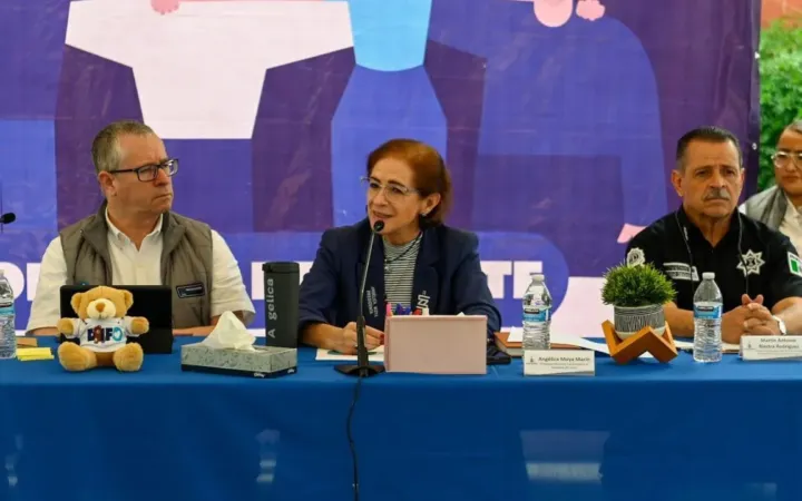 Continúa Angélica Moya política de rendición de cuentas, cercanía y diálogo con vecinos de Naucalpan