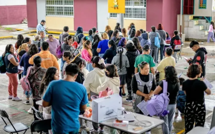 El gobierno de Atizapán de Zaragoza entregó 4 mil certificados médicos gratuitos para el regreso a clases