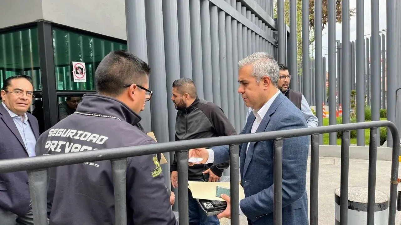 FGJEM cierra las puertas a alcalde de Ecatepec; acude por tercera ocasión a solicitar audiencia sin conseguir nada