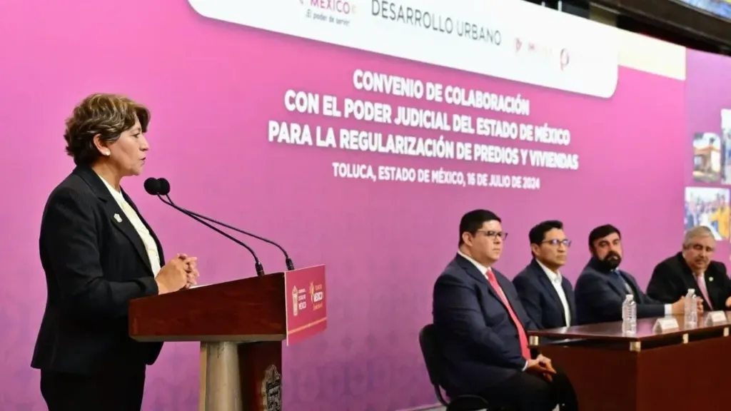 Gobernadora Delfina Gómez Álvarez firma convenio con el Poder Judicial para regularizar predios y viviendas a bajo costo en el Edomex