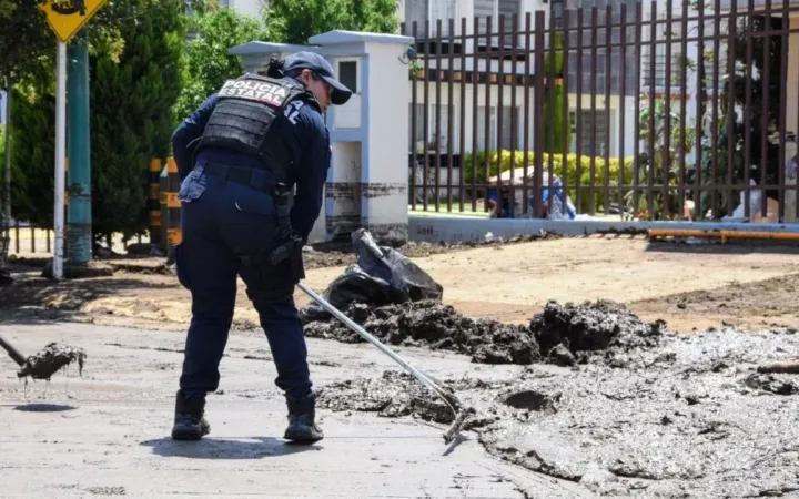 Recorre Delfina Gómez zonas afectadas por lluvias en oriente del Edomex; supervisa atención a la población.