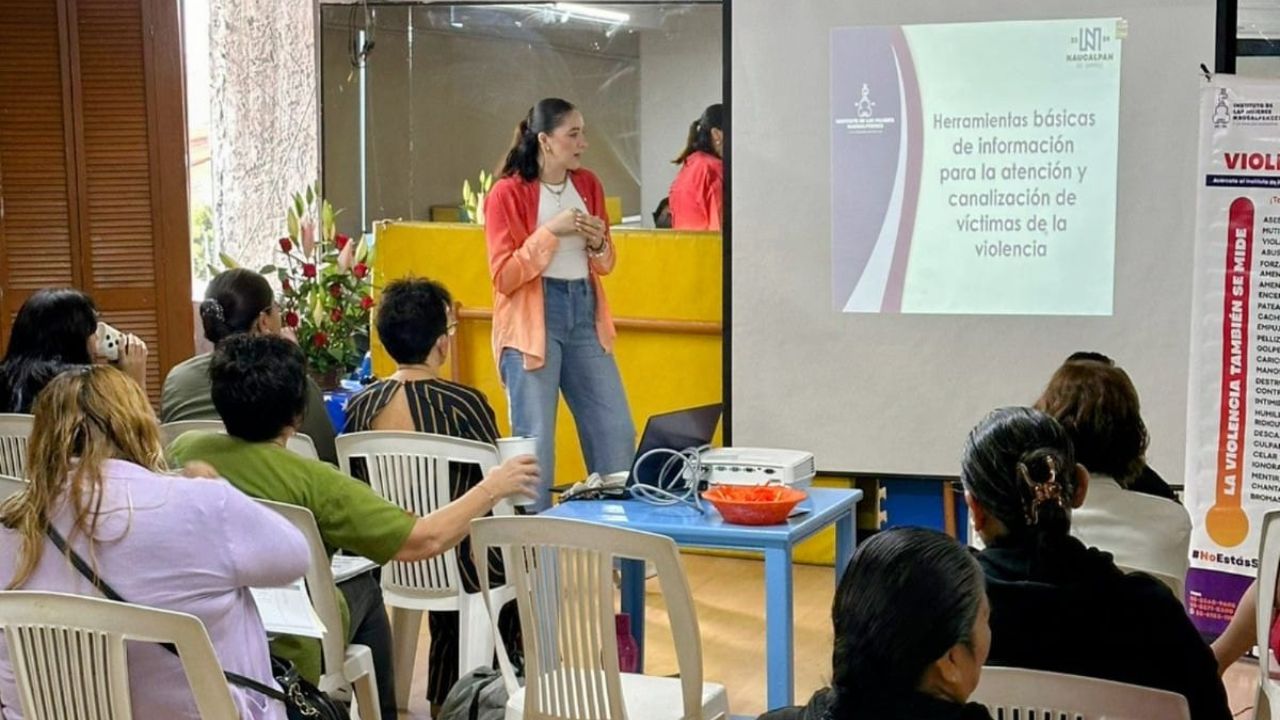 Toman calles de Naucalpan para visibilizar violencia contra Mujeres