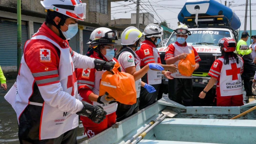 Respalda Cruz Roja Mexicana distribución de alimentos en zona afectada por inundaciones de Chalco