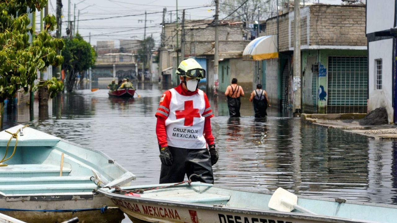 Respalda Cruz Roja Mexicana distribución de alimentos en zona afectada por inundaciones de Chalco