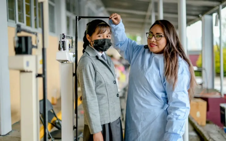 Beneficia gobierno de Pedro Rodríguez a 7 mil niños Atizapenses con certificados médicos para el regreso a clases