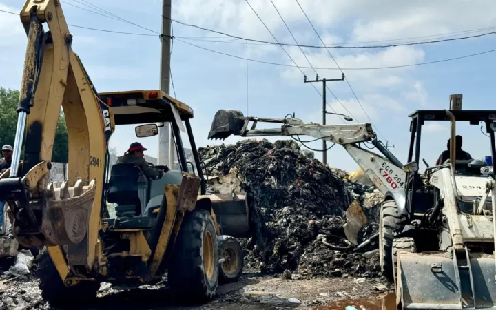 Gobierno de Ecatepec retira 250 toneladas de basura de tiradero clandestino para evitar inundaciones