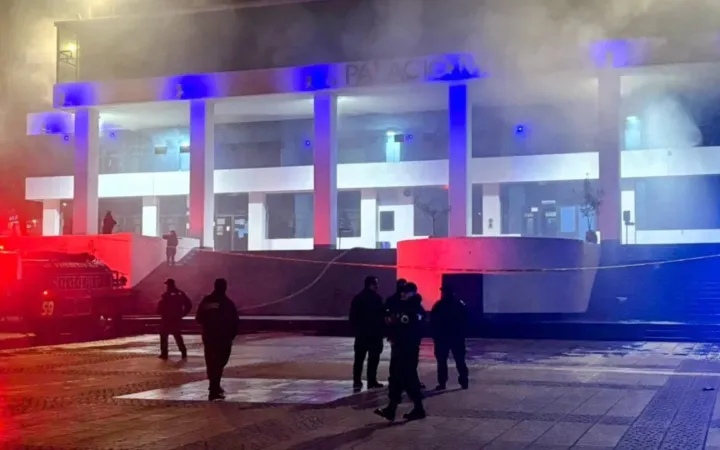 Incendio en Palacio Municipal de Naucalpan fue por corto circuito y accidental: FGJEM