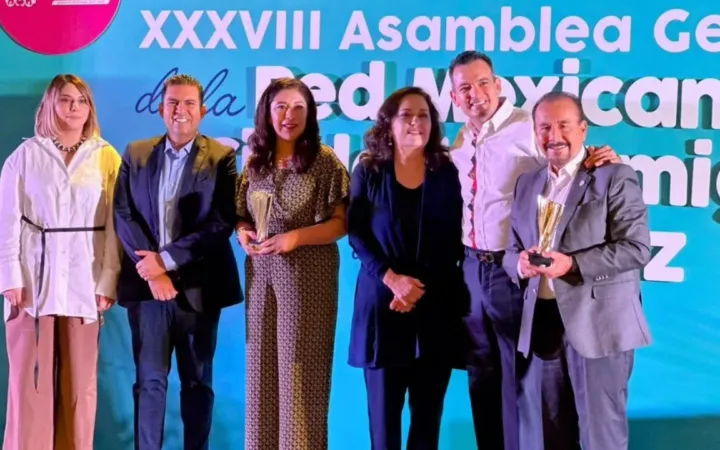 Otorgan a Pedro Rodríguez Premio " Ciudad Amiga" de la Niñez por un Atizapán sin Trabajo Infantil