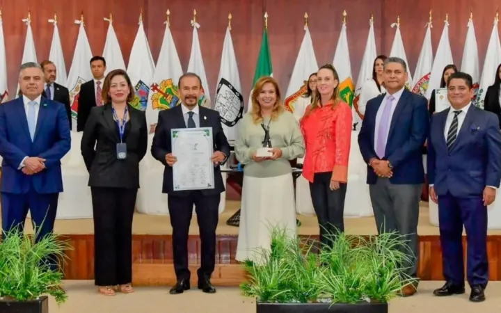 Recibe Pedro Rodríguez Premio Nacional al "Buen Gobierno Municipal"