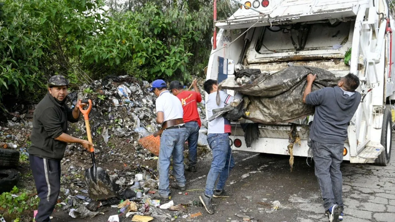 Retira Naucalpan más de 60 toneladas de basura del Par Vial de San Mateo