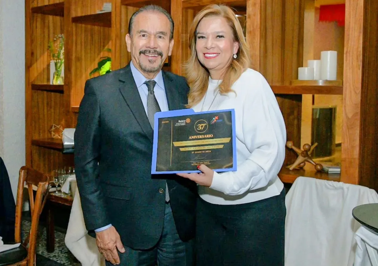Rotarios de Valle Escondido reconocen labor altruista de Paty Arévalo, Presidenta del Sistema DIF de Atizapán de Zaragoza
