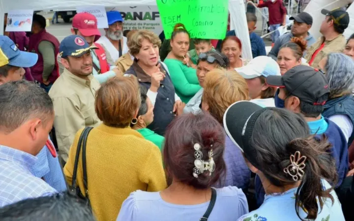 Supervisa Gobernadora Delfina Gómez Álvarez labores de desazolve y limpieza en Chalco; opera Caravana de la Salud