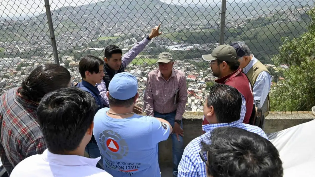 Especialistas diseñarán plan de trabajo para investigar estruendos en Praderas de San Mateo en el municipio de Naucalpan Mario Ruiz Centrando la Nota Centrando La Nota