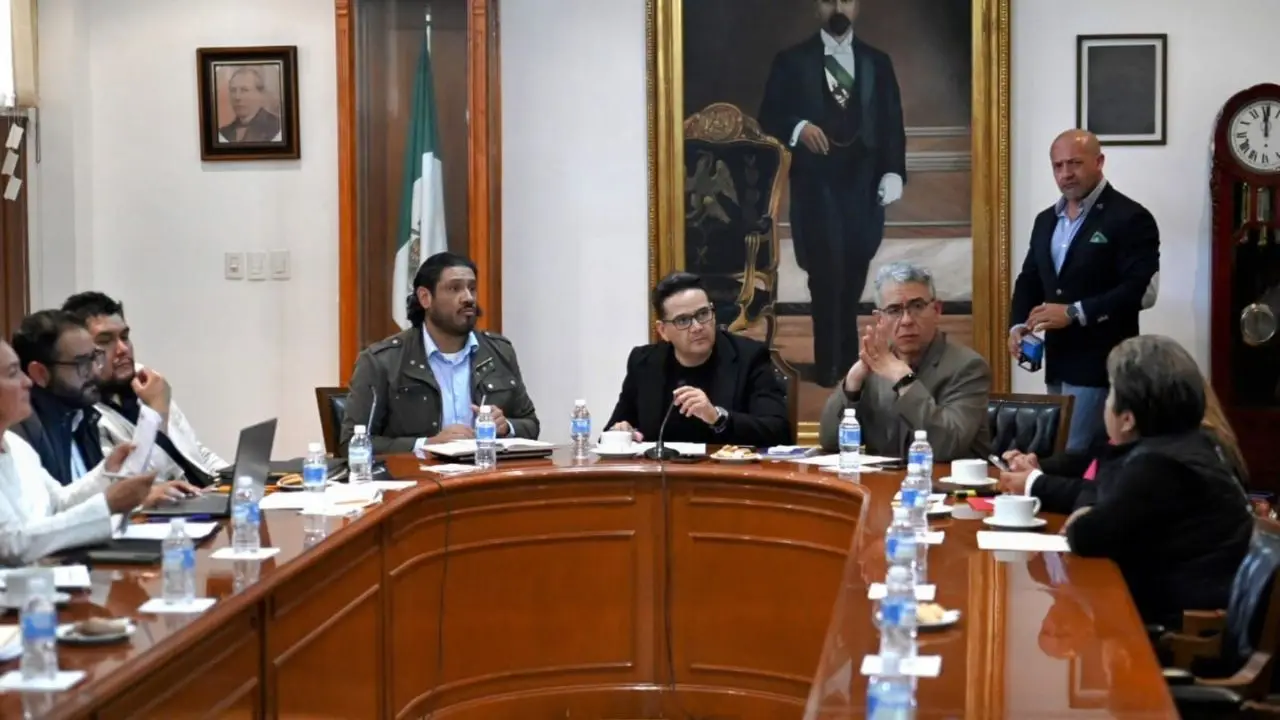 Realizan 8 mesas de trabajo en proceso de transición del gobierno de Naucalpan Mario Ruiz Centrando la Nota Centrando La Nota