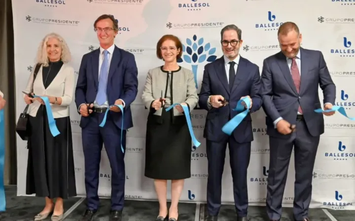 Iniciativa privada y gobierno de Naucalpan suman esfuerzos en favor de personas adultas mayores
