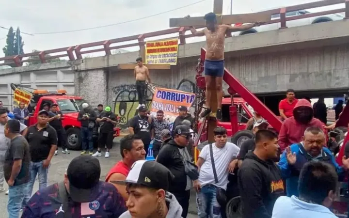 Realizan impactante movilización transportistas en Edomex, protestan por la inseguridad y exigen destitución de funcionaria de la SEMOV