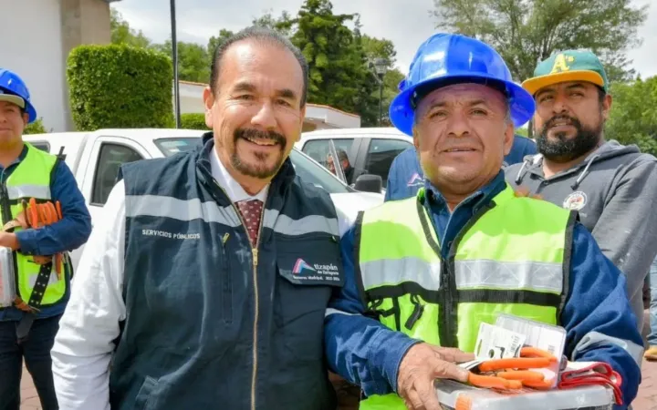 Entrega Pedro Rodríguez en Atizapán de Zaragoza equipo de trabajo para mejorar servicios