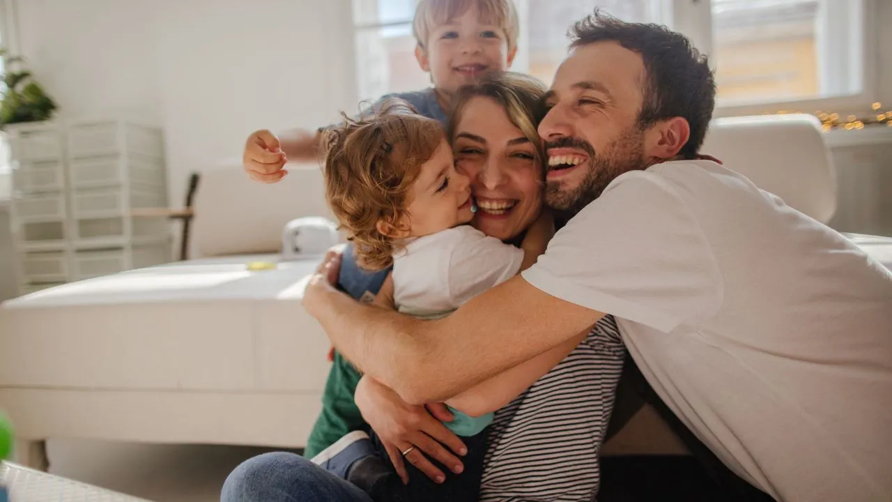 Día Internacional del Abrazo 2025: Beneficios, origen y cómo celebrarlo