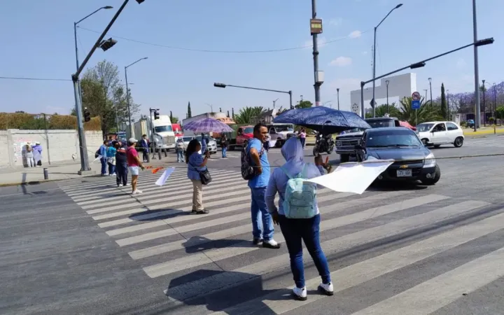 Cierre Temporal de Vialidades en Iztapalapa: Trabajadoras de la Dirección Territorial Cabeza de Juárez Levantan Protesta