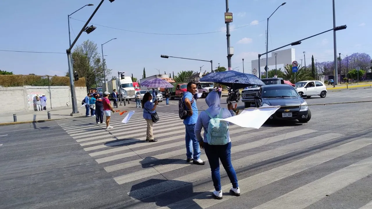 Cierre Temporal de Vialidades en Iztapalapa: Trabajadoras de la Dirección Territorial Cabeza de Juárez Levantan Protesta