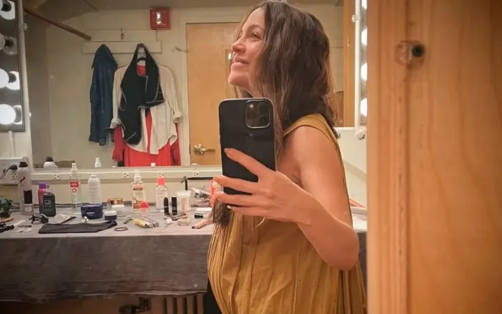 Natalia Lafourcade anuncia su embarazo en plena gira internacional