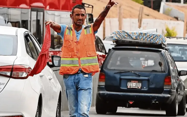 CDMX implementa medidas estrictas contra franeleros y apartadores de lugares a partir del 26 de septiembre