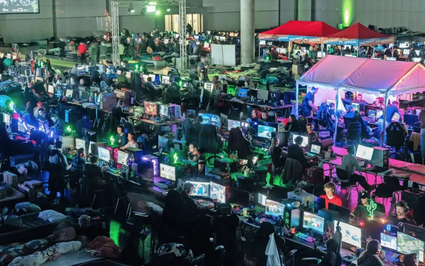 La evolución del multijugador en línea: de las LAN parties a los servidores globales