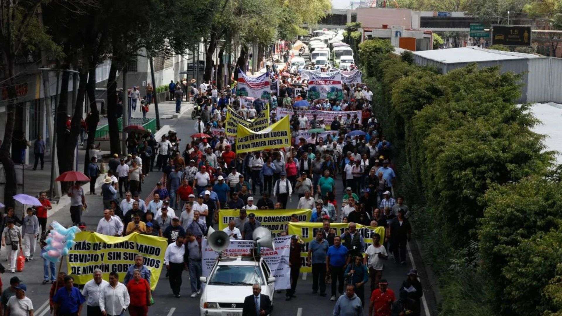 Jornada de movilizaciones en la CDMX protestas simultáneas bloqueos y tensión social marcan el día en la capital
