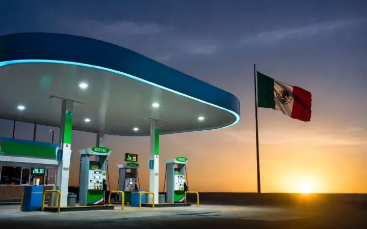 Gobierno y gasolineros alcanzan acuerdo para reducir el precio del diésel
